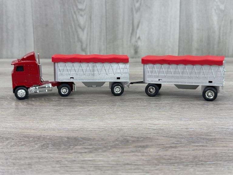Mack Ultra-Liner W/2 Dump Trailers, 1/64, Custom