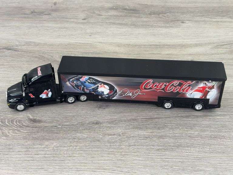 Kenworth Dale Earnhardt Jr #1 Coca-Cola Polar Bear Transporter, 1/64, Action
