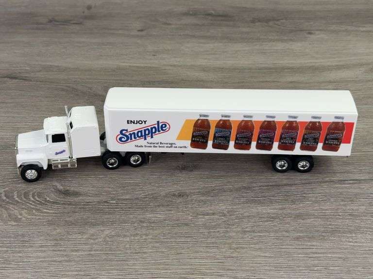 Ford LTL-9000 Snapple Tractor Trailer, 1/64, Ertl, 1993 Limited Edition, 1 Of 2500
