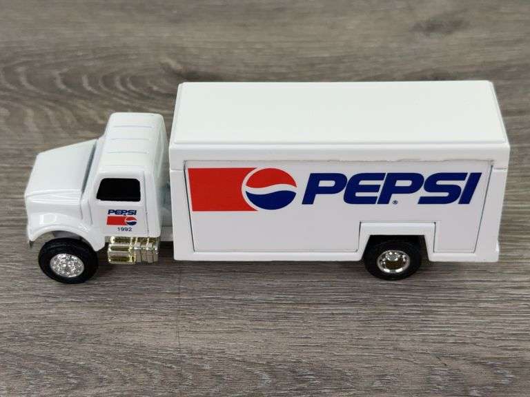 International Navistar Pepsi Beverage Truck, 1/64, Ertl, 1992, #1