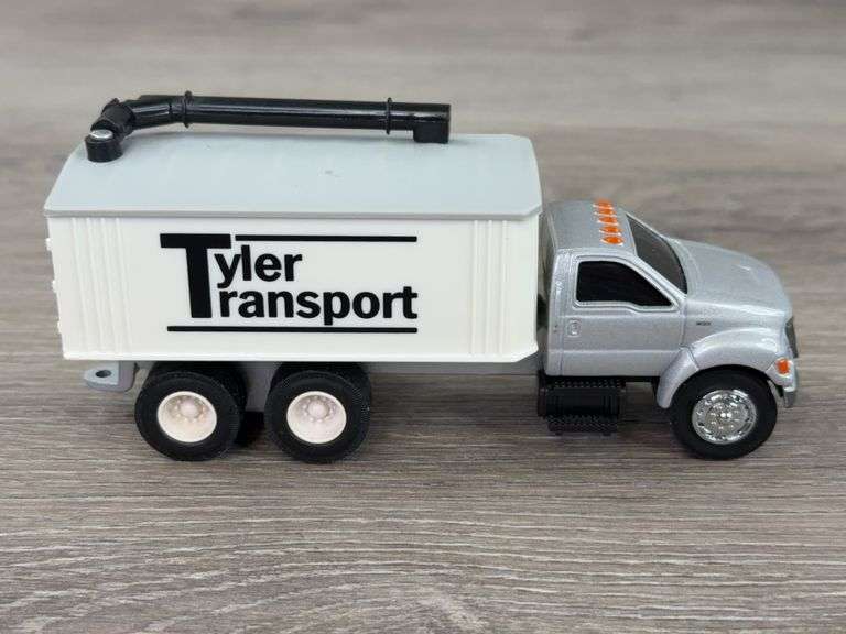 3 Feed Trucks, 1/64, Ertl, 1 Is Tyler Transport