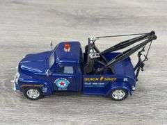 1953 Chevrolet All Day Towing Tow Truck, 1/32, Jada Toys; 1953 Chevrolet 3100 Road Towing Quick Shot Wrecker, 1/38, Kinsmart