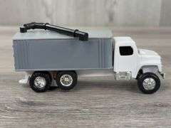 3 Feed Trucks, 1/64, Ertl, 1 Is Tyler Transport