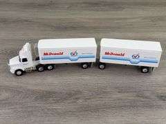WhiteGMC WCA Conventional Aero McDonald Dairy Products Tractor W/Pup Trailers, 1/64, Ertl