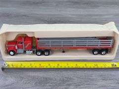 Lionel Lionelville Steel Tractor & Trailer, 12", O and O-27 Gauge
