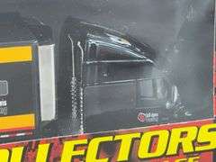 Caterpillar #22 Ward Burton Chase The Race Transporter & Stock Car, 1/64, Racing Champions