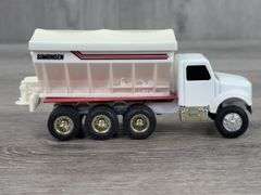 3 Fertilizer Spreaders, 1/64, Ertl,  2 are Custom