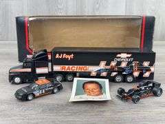 A.J. Foyt Chevrolet Racing Transporter W/2 Race Cars, 1/64, Racing Champions