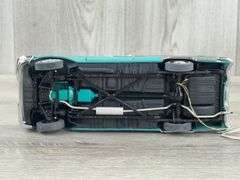 1955 Pontiac Star Chief Custom Catalina Hardtop, Tuquoise/White, 1/24, Franklin Mint Precision Models, Certificate Of Authenticity