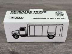 International Navistar Dr. Pepper Beverage Truck, 1/64, Ertl