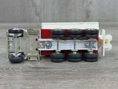 3 Fertilizer Spreaders, 1/64, Ertl,  2 are Custom