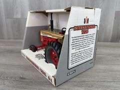 International Farmall 1026 WF Hydro, 1/16, Gold Demonstrator