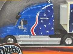 Freightliner Kyle Petty #45 Georgia-Pacific Team Transporters, 1/64, Hot Wheels Racing