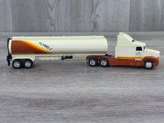 Kenworth T600B Flying J Tractor Trailer, 1/64, Ertl Collectibles