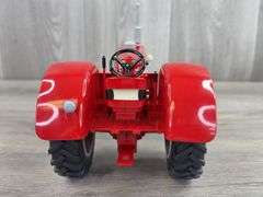 International 660 WF Diesel, 1/16, 1999 NFTS, Toy Farmer