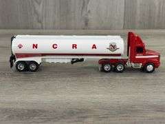 WhiteGMC WCA Aero Conventional NCRA Tractor Tanker, 1/64, Ertl, 1st Edition