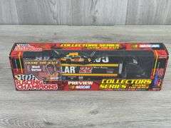 Caterpillar #22 Ward Burton Chase The Race Transporter & Stock Car, 1/64, Racing Champions