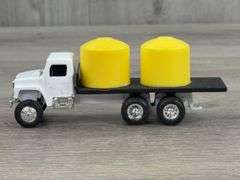 Custom Tanker And Fertilizer Tank Straight Truck-Ertl, 1/64