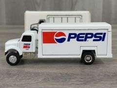 International Navistar Pepsi Beverage Truck, 1/64, Ertl, 1992, #1
