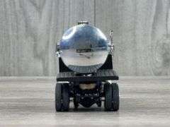 Custom Tanker And Fertilizer Tank Straight Truck-Ertl, 1/64