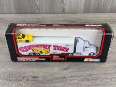 Bobby Hamilton #68 Country Time Transporter W/Stock Car, 1/64, Racing Champions