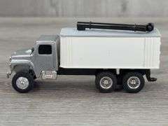 3 Feed Trucks, 1/64, Ertl, 1 Is Favorite Farm Supply