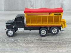 3 Fertilizer Spreaders, 1/64, Ertl,  2 are Custom