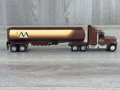 International Navistar Van Manen Oil Tractor Tanker, 1/64, Ertl