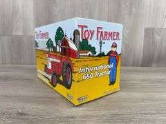 International 660 WF Diesel, 1/16, 1999 NFTS, Toy Farmer