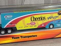 2002 Freightliner Petty Enterprises John Andretti #43 Cheerios Racing Team Transporters, 1/64, Hot Wheels Racing