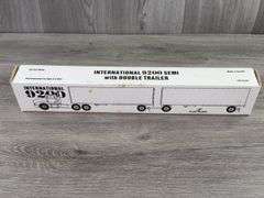 International 9200 Rawlings Sports Caravan Semi W/Double Trailer, 1/64, Scale Models, Serial #872