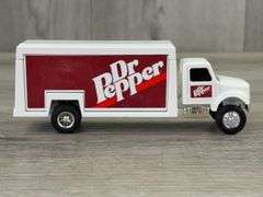 International Navistar Dr. Pepper Beverage Truck, 1/64, Ertl