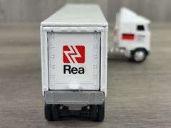 Mack Ultra-Liner Rea Magnet Wire Tractor Trailer, 1/64, Ertl