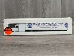 International 9400 Pabst Brewing Company Tractor Trailer, 1/64, Road Champs Inc., 1992 Limited Edition, 1 Of 1250