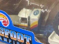 Hot Wheels Bigfoot Champions Monster Rig, 9", Mattel