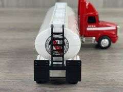 WhiteGMC WCA Aero Conventional NCRA Tractor Tanker, 1/64, Ertl, 1st Edition