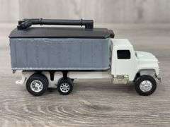 3 Feed Trucks, 1/64, Ertl, 1 Is Tyler Transport