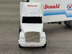 WhiteGMC WCA Conventional Aero McDonald Dairy Products Tractor W/Pup Trailers, 1/64, Ertl