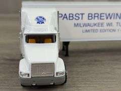 International 9400 Pabst Brewing Company Tractor Trailer, 1/64, Road Champs Inc., 1992 Limited Edition, 1 Of 1250