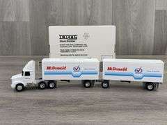 WhiteGMC WCA Conventional Aero McDonald Dairy Products Tractor W/Pup Trailers, 1/64, Ertl