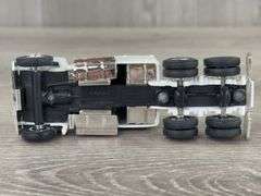 Ford LTL-9000 Snapple Tractor Trailer, 1/64, Ertl, 1993 Limited Edition, 1 Of 2500