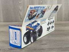 Hot Wheels Bigfoot Champions Monster Rig, 9", Mattel