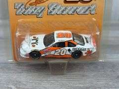 2 Tony Stewart #20 Habitat For Humanity Stock Cars, 1/64, Action & Winner’s Circle