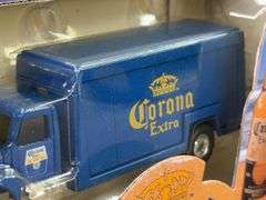 International Navistar Corona Extra Beverage Truck, 1/64, Ertl Collectibles
