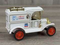 1918 Ford Model T 1992 Parts Payoff Delivery Van, 4", Ertl; 1930 Chevrolet Motor Co. 1/2 Ton Delivery 4", Ertl