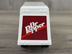 International Navistar Dr. Pepper Beverage Truck, 1/64, Ertl