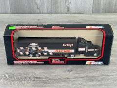 A.J. Foyt Chevrolet Racing Transporter W/2 Race Cars, 1/64, Racing Champions