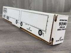 International 9200 Rawlings Sports Caravan Semi W/Double Trailer, 1/64, Scale Models, Serial #872