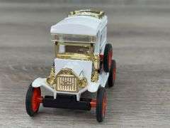1918 Ford Model T 1992 Parts Payoff Delivery Van, 4", Ertl; 1930 Chevrolet Motor Co. 1/2 Ton Delivery 4", Ertl