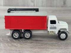 3 Feed Trucks, 1/64, Ertl, 1 Is Favorite Farm Supply